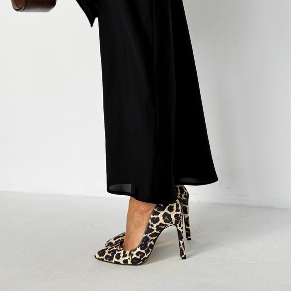 Leo print shoes made of leather - Picture 6 of 13